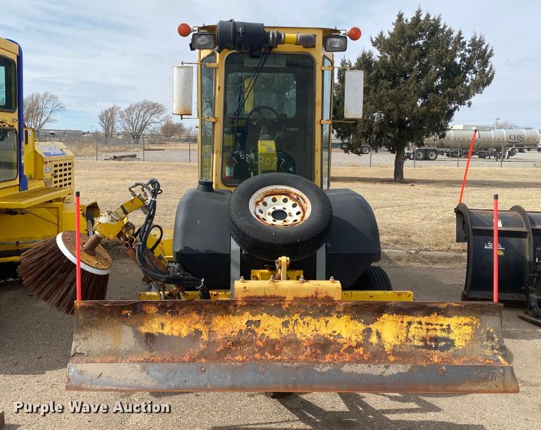 image for item DM8316 2007 Superior DT80CT  broom