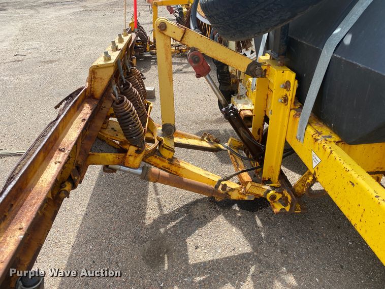 image for item DM8316 2007 Superior DT80CT  broom