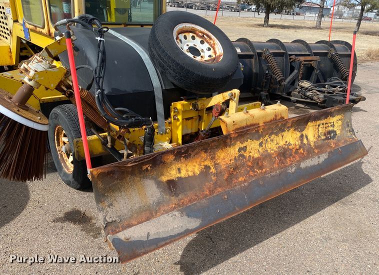 image for item DM8316 2007 Superior DT80CT  broom