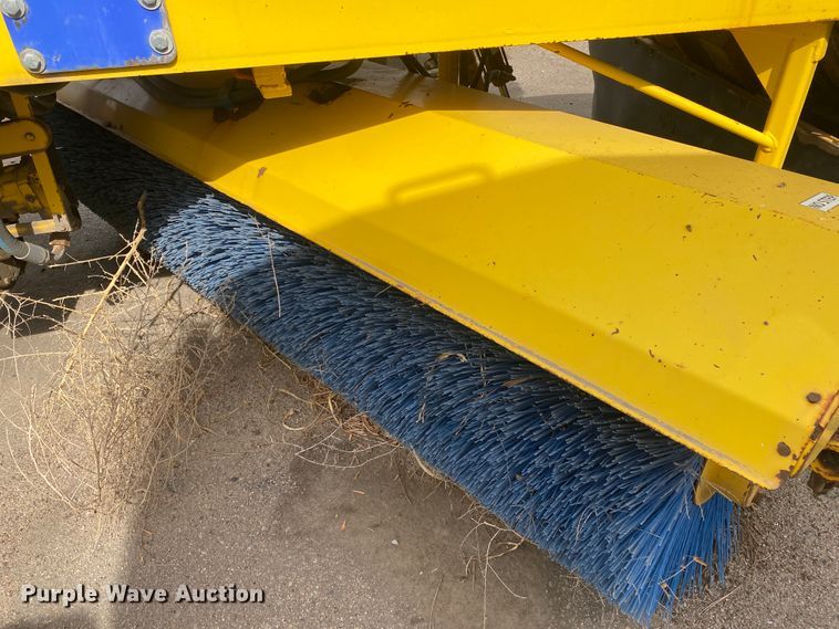 image for item DM8316 2007 Superior DT80CT  broom