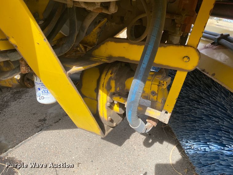 image for item DM8316 2007 Superior DT80CT  broom