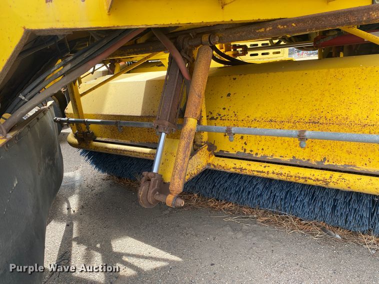 image for item DM8316 2007 Superior DT80CT  broom