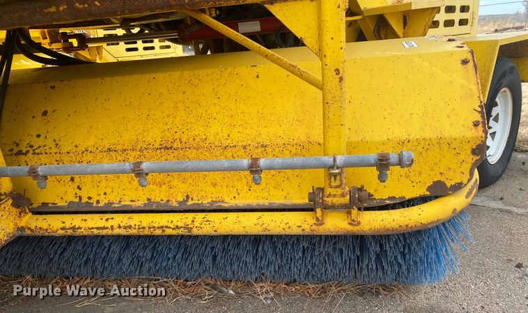 image for item DM8316 2007 Superior DT80CT  broom