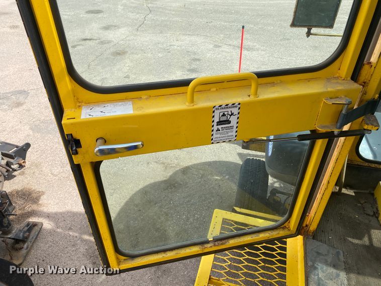 image for item DM8316 2007 Superior DT80CT  broom