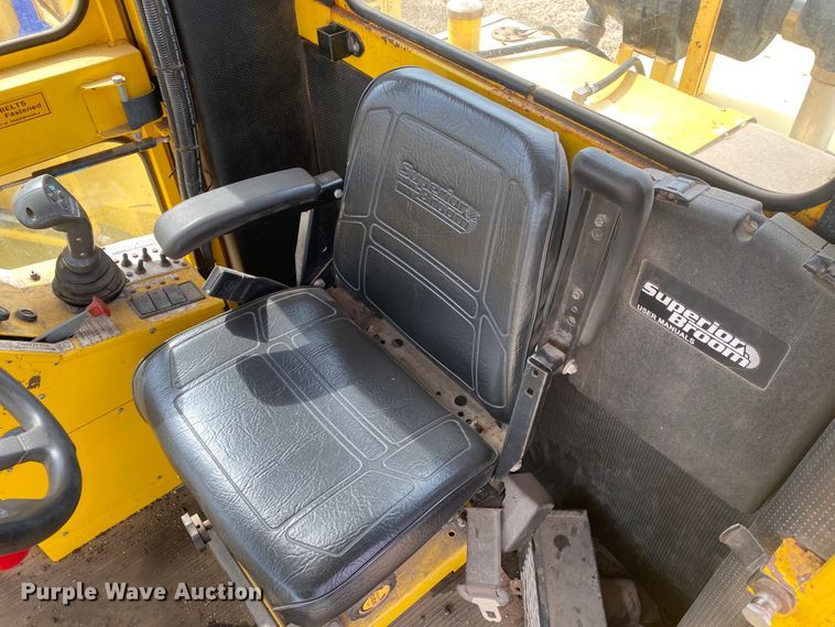 image for item DM8316 2007 Superior DT80CT  broom