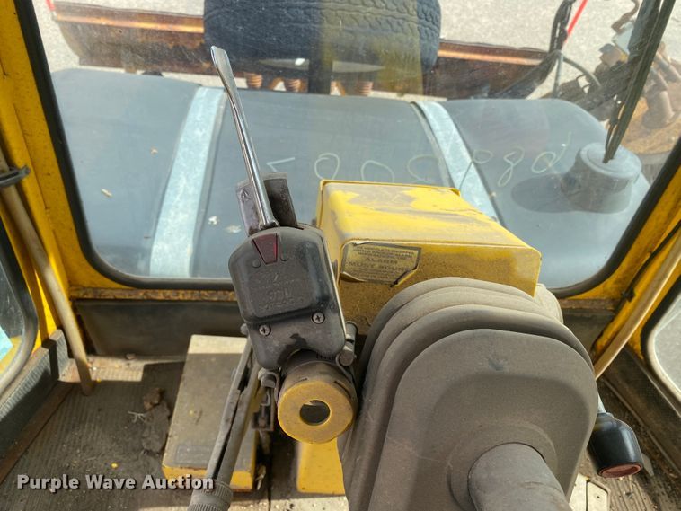 image for item DM8316 2007 Superior DT80CT  broom