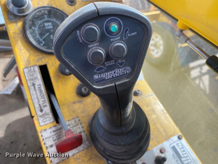 image for item DM8316 2007 Superior DT80CT  broom