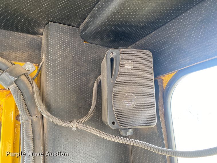 image for item DM8316 2007 Superior DT80CT  broom