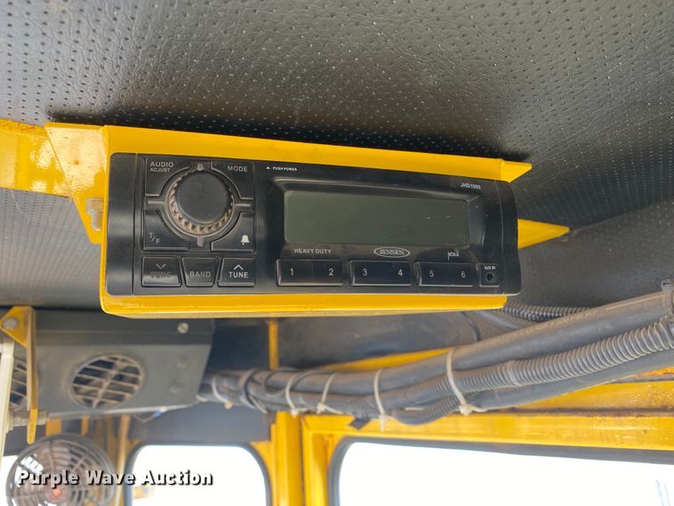 image for item DM8316 2007 Superior DT80CT  broom