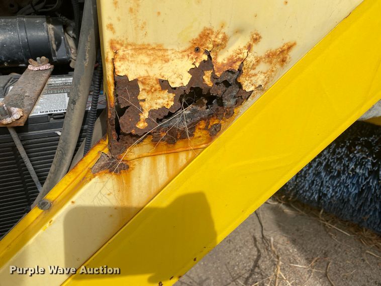 image for item DM8316 2007 Superior DT80CT  broom