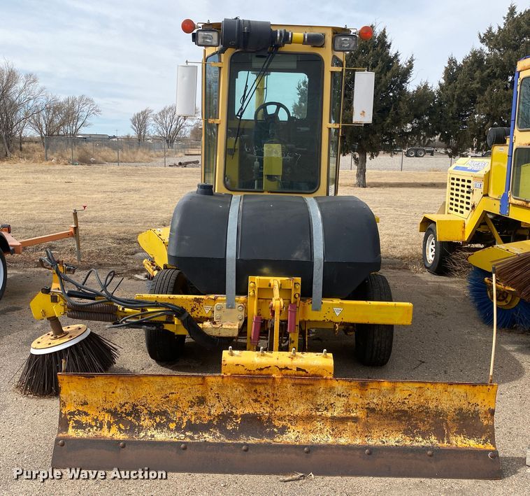 image for item DM8317 2007 Superior DT80CT  broom