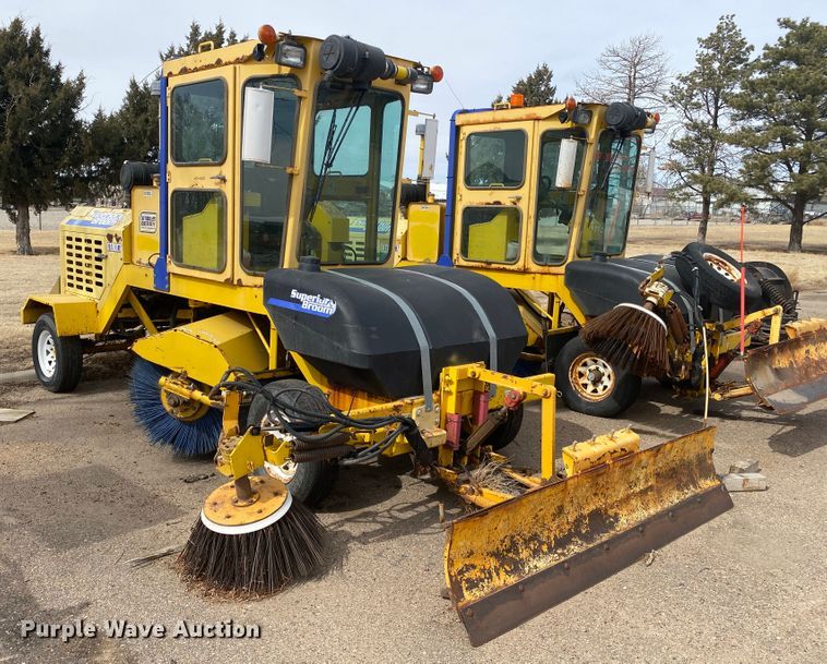 image for item DM8317 2007 Superior DT80CT  broom