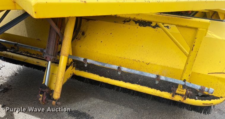 image for item DM8317 2007 Superior DT80CT  broom