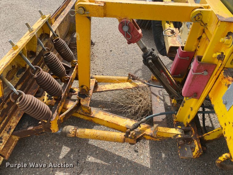 image for item DM8317 2007 Superior DT80CT  broom