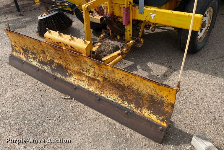 image for item DM8317 2007 Superior DT80CT  broom