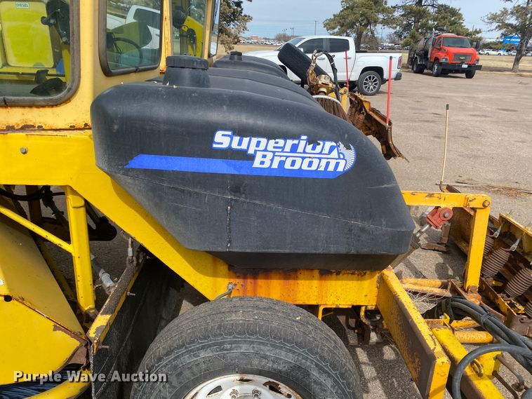 image for item DM8317 2007 Superior DT80CT  broom