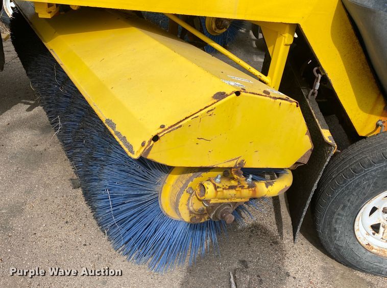 image for item DM8317 2007 Superior DT80CT  broom