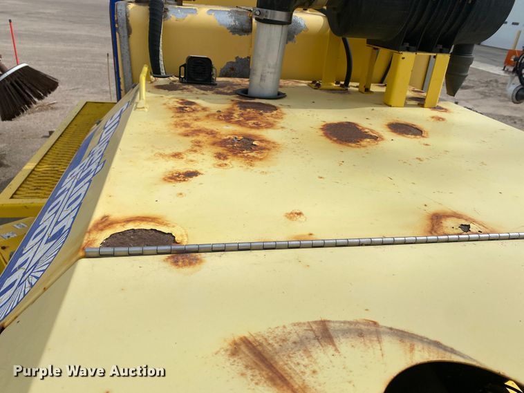 image for item DM8317 2007 Superior DT80CT  broom