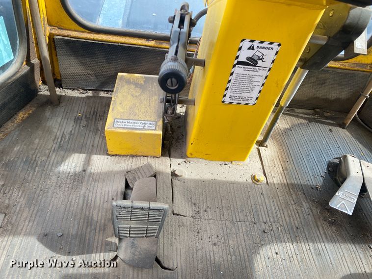 image for item DM8317 2007 Superior DT80CT  broom