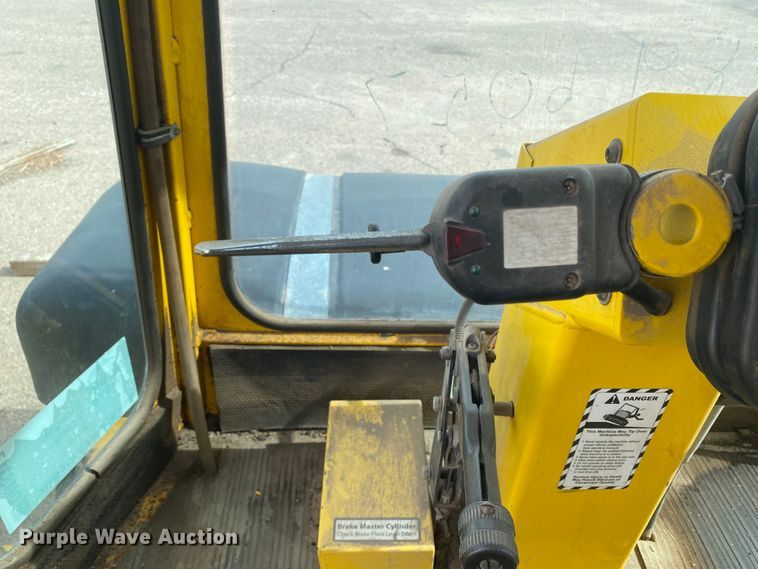 image for item DM8317 2007 Superior DT80CT  broom