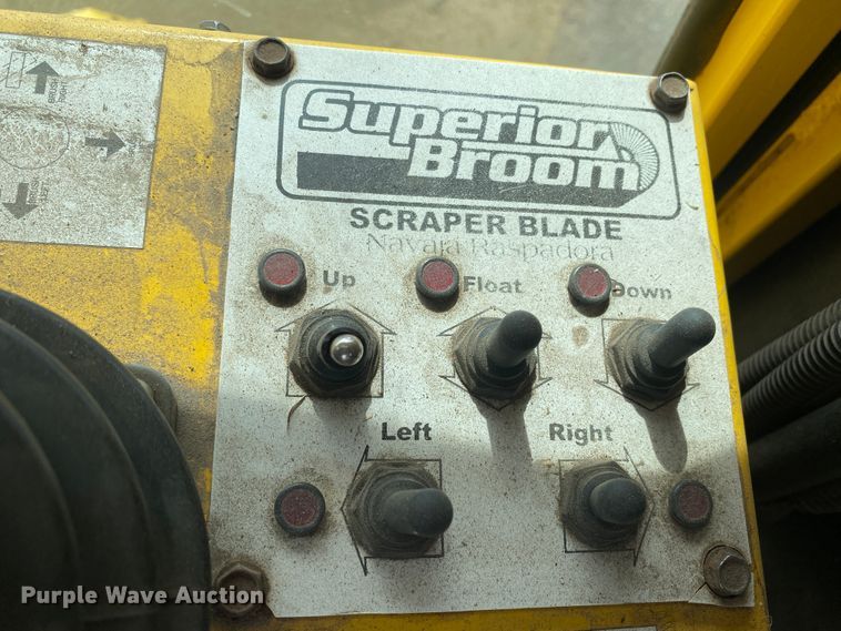 image for item DM8317 2007 Superior DT80CT  broom