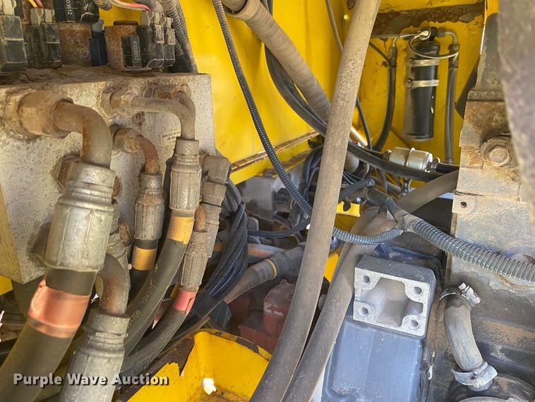 image for item DM8317 2007 Superior DT80CT  broom