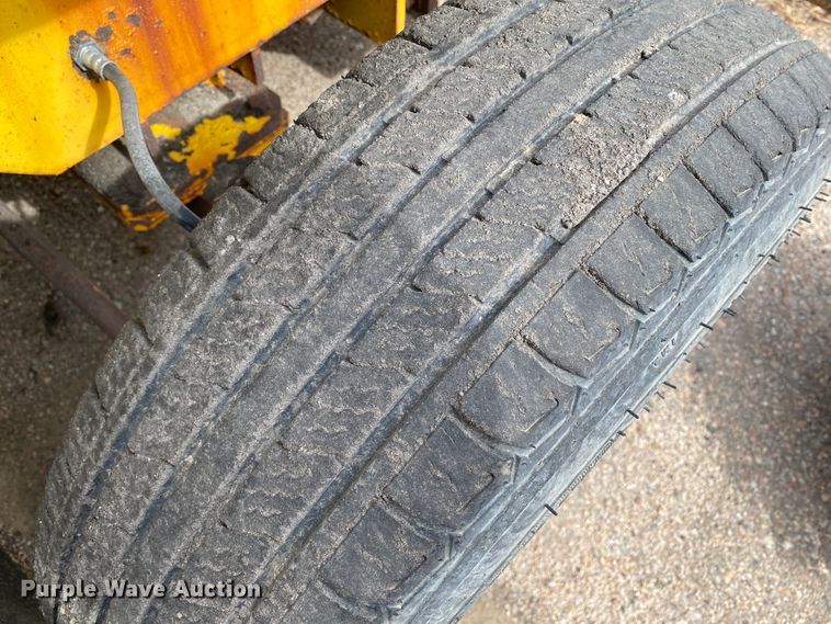 image for item DM8317 2007 Superior DT80CT  broom