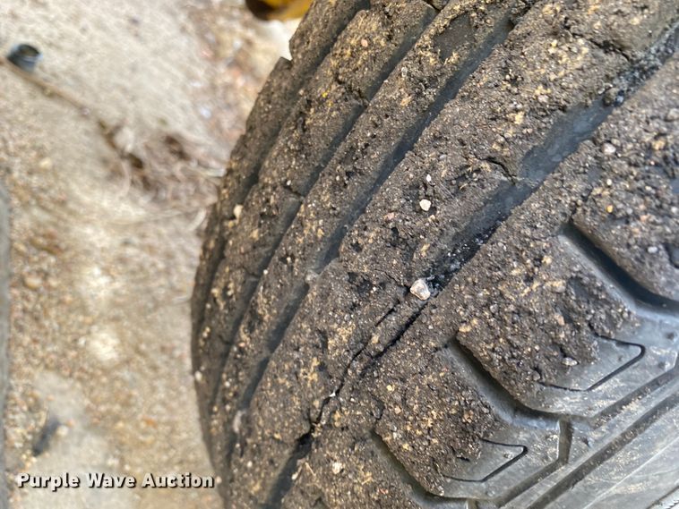 image for item DM8317 2007 Superior DT80CT  broom