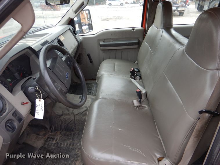 image for item IE9651 2008 Ford F250 Super Duty XL  Crew Cab utility bed pickup truck