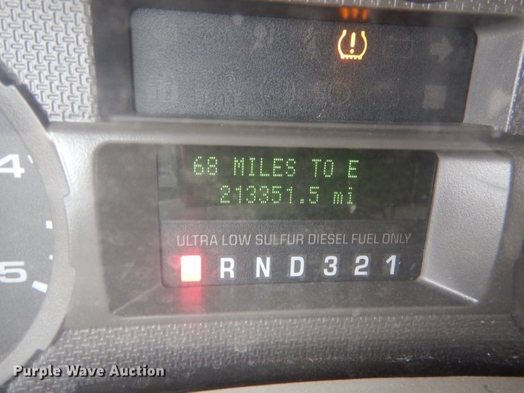 image for item IE9651 2008 Ford F250 Super Duty XL  Crew Cab utility bed pickup truck