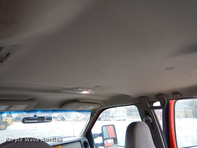 image for item IE9651 2008 Ford F250 Super Duty XL  Crew Cab utility bed pickup truck