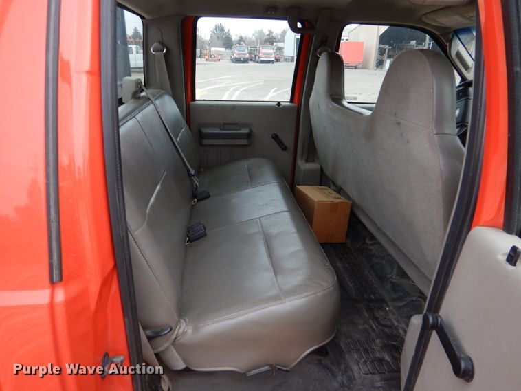 image for item IE9651 2008 Ford F250 Super Duty XL  Crew Cab utility bed pickup truck