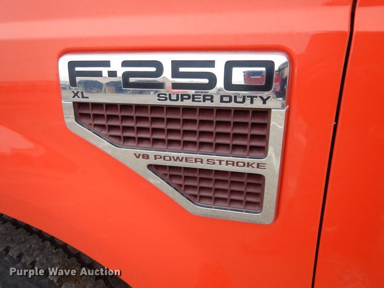image for item IE9651 2008 Ford F250 Super Duty XL  Crew Cab utility bed pickup truck