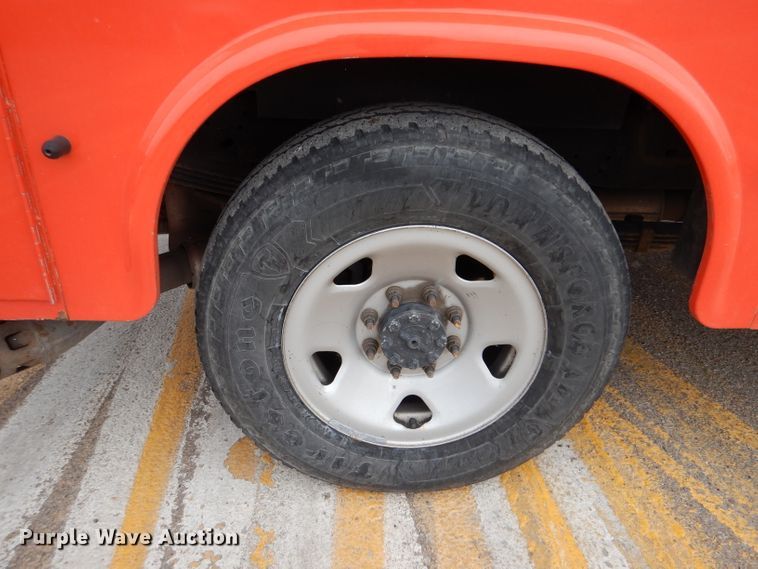 image for item IE9651 2008 Ford F250 Super Duty XL  Crew Cab utility bed pickup truck