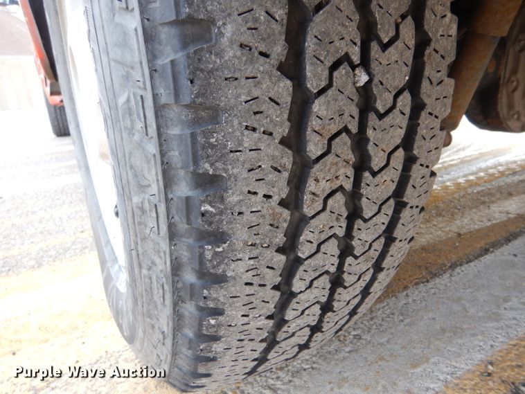 image for item IE9651 2008 Ford F250 Super Duty XL  Crew Cab utility bed pickup truck