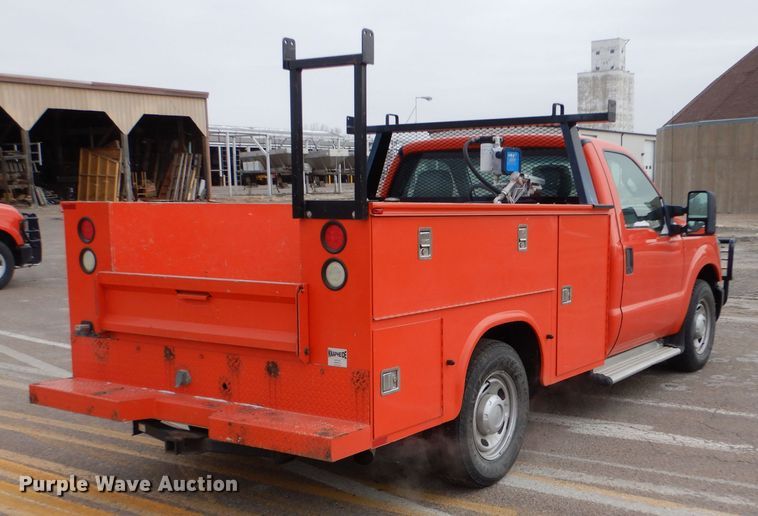 image for item IE9652 2011 Ford F250 Super Duty XL  utility bed pickup truck