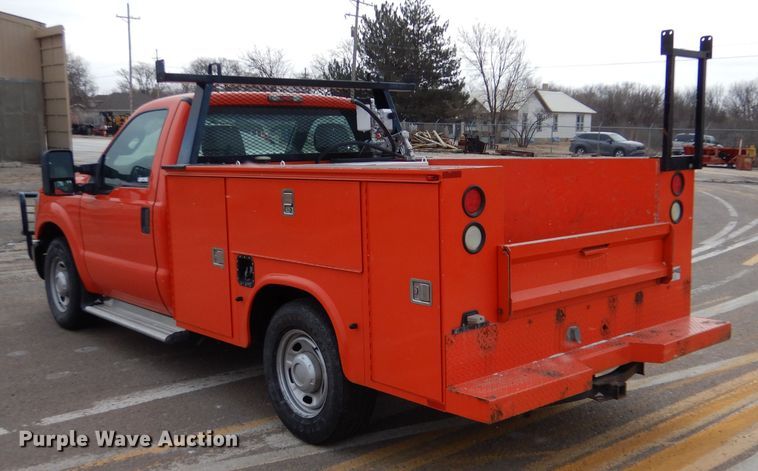 image for item IE9652 2011 Ford F250 Super Duty XL  utility bed pickup truck