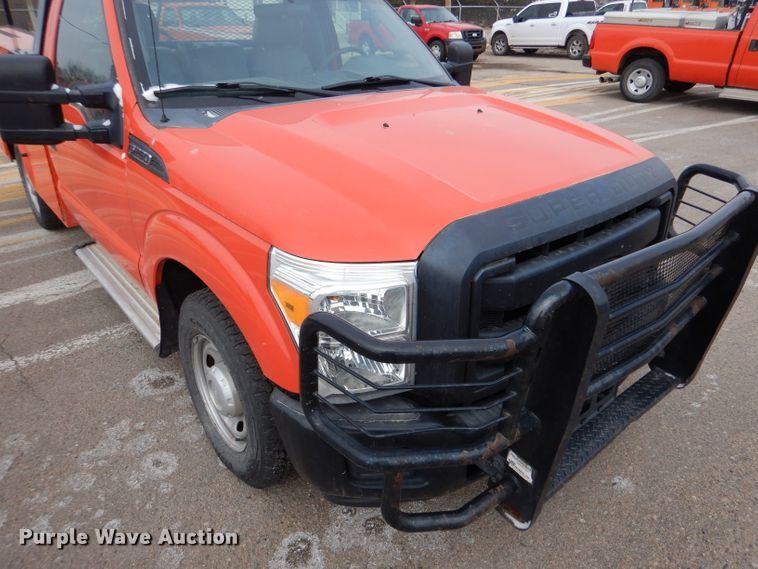 image for item IE9652 2011 Ford F250 Super Duty XL  utility bed pickup truck