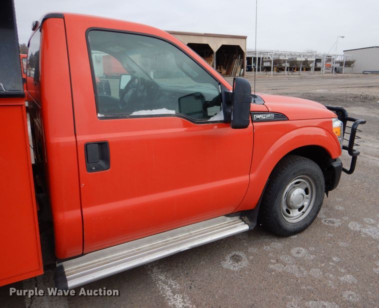 image for item IE9652 2011 Ford F250 Super Duty XL  utility bed pickup truck