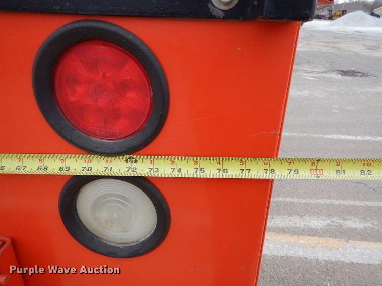 image for item IE9652 2011 Ford F250 Super Duty XL  utility bed pickup truck