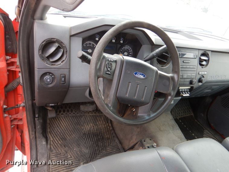 image for item IE9652 2011 Ford F250 Super Duty XL  utility bed pickup truck