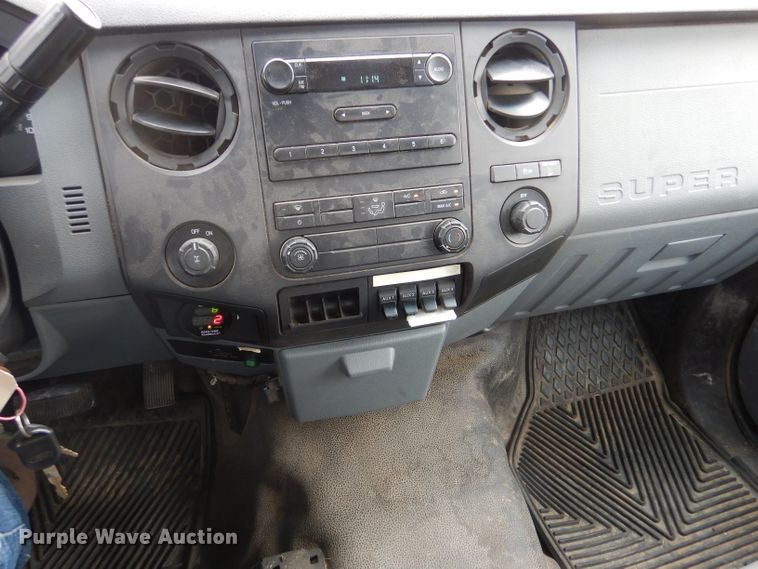 image for item IE9652 2011 Ford F250 Super Duty XL  utility bed pickup truck