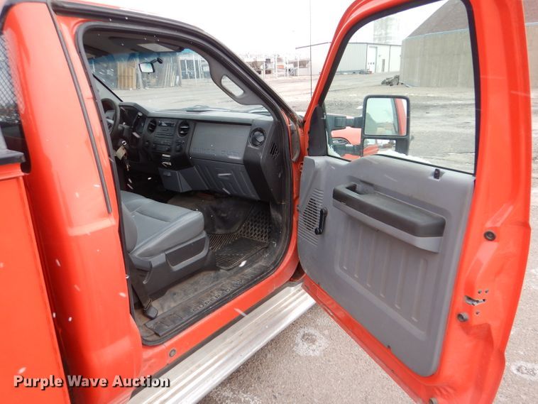 image for item IE9652 2011 Ford F250 Super Duty XL  utility bed pickup truck