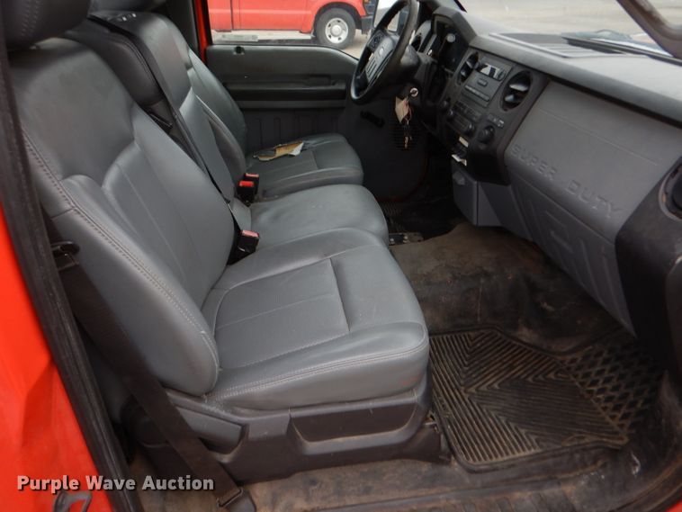 image for item IE9652 2011 Ford F250 Super Duty XL  utility bed pickup truck