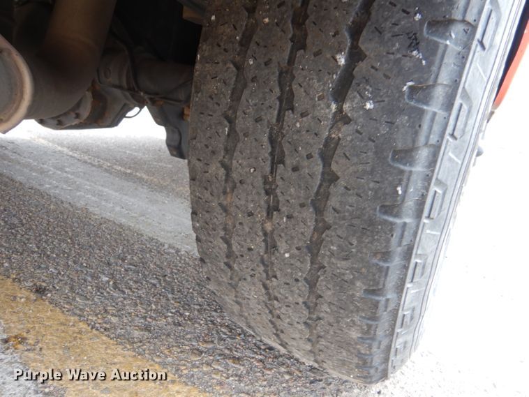 image for item IE9652 2011 Ford F250 Super Duty XL  utility bed pickup truck