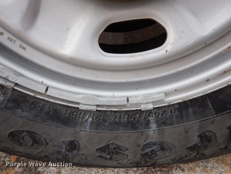 image for item IE9652 2011 Ford F250 Super Duty XL  utility bed pickup truck