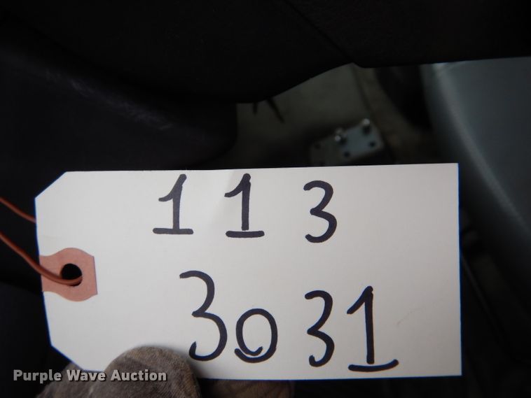 image for item IE9652 2011 Ford F250 Super Duty XL  utility bed pickup truck