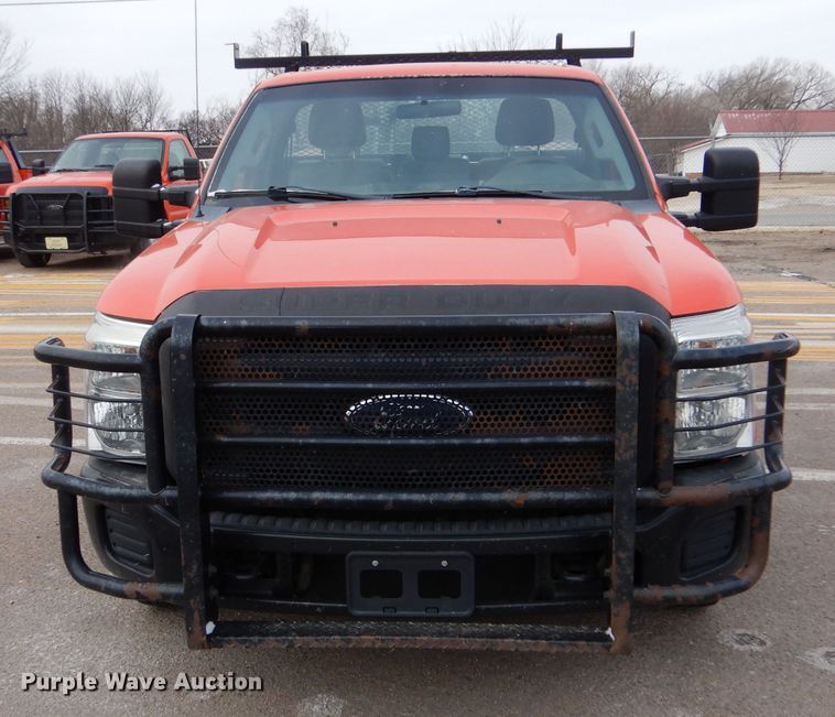 image for item IE9653 2011 Ford F250 Super Duty XL  utility bed pickup truck