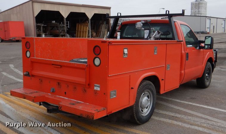 image for item IE9653 2011 Ford F250 Super Duty XL  utility bed pickup truck