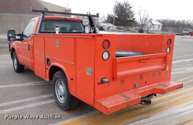 image for item IE9653 2011 Ford F250 Super Duty XL  utility bed pickup truck